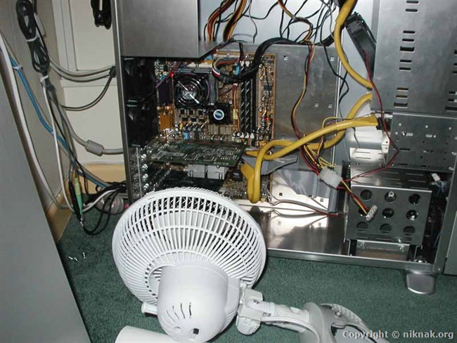 deskfan_and_120mm-sunon.jpg